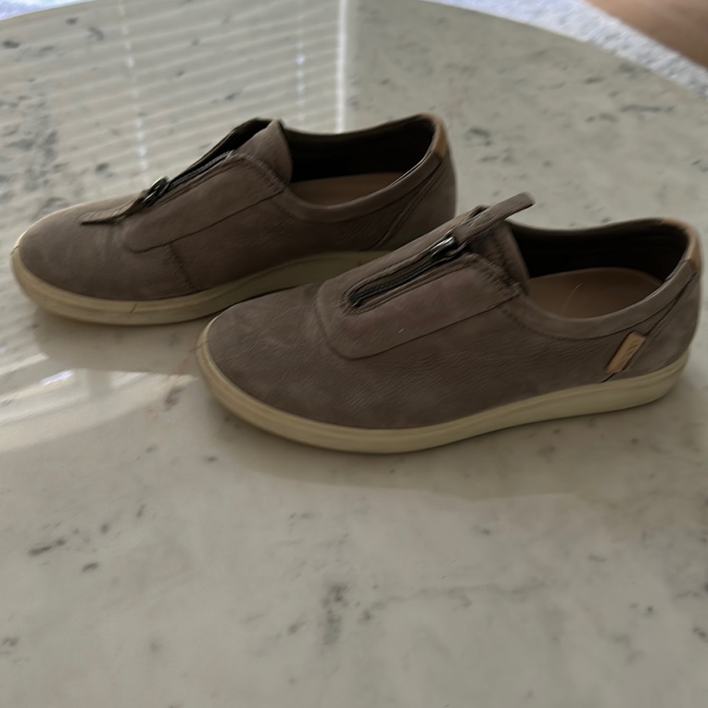ECCO tennis shoes